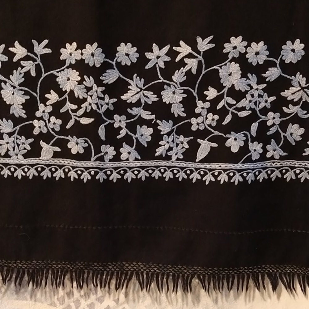 Dark Navy Pashmina Shawl W/ Embroidered Flowers - Picture 8 of 9